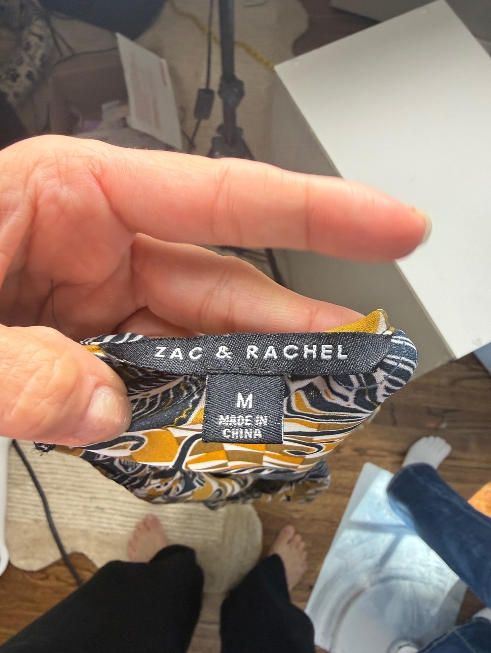 Zac & Rachel Medium Floral Patterned Blouse with Mustard and Black Geometric Acc - Picture 4 of 7
